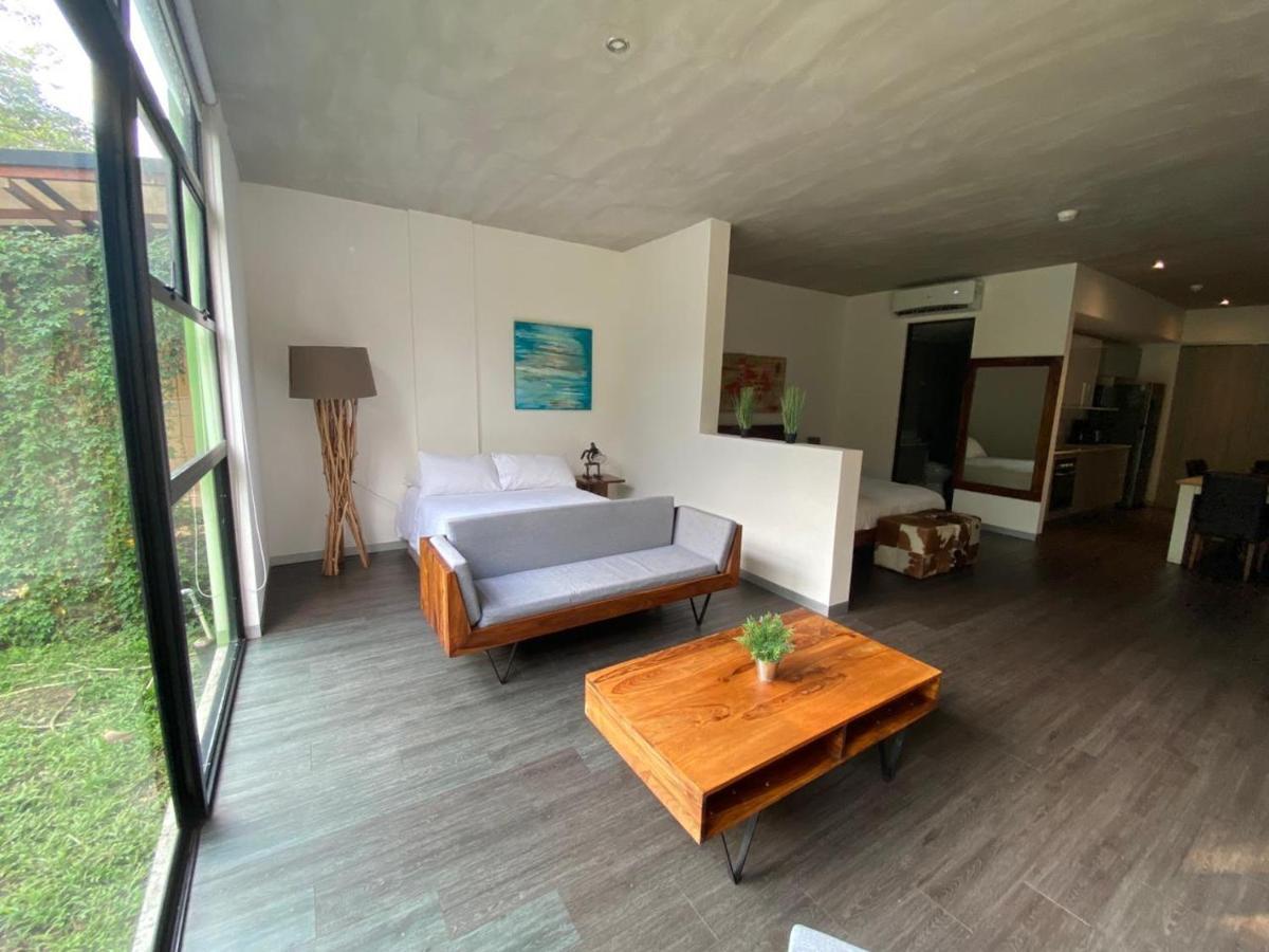 Bee Suites Santa Ana Eksteriør bilde